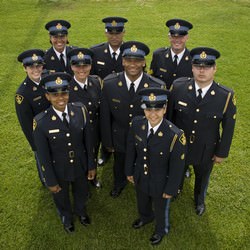 Hommage aux femmes des services policiers