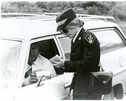 Hommage aux femmes des services policiers